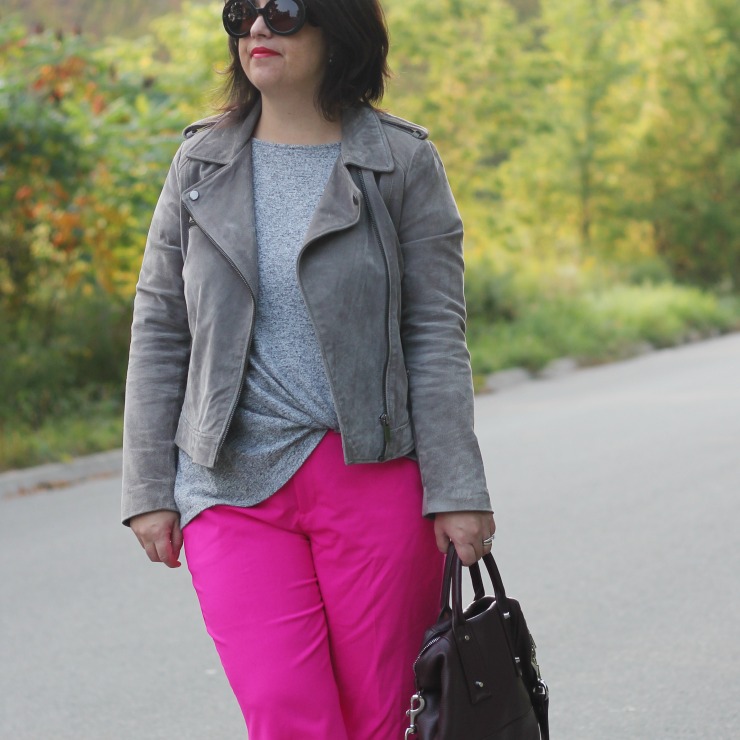 pink pants outfit