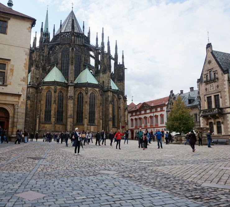 things to do in prague, st vitus cathedral