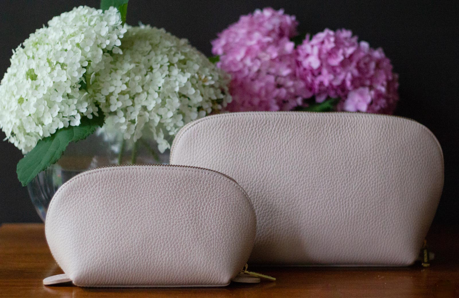 cuyana makeup bag review