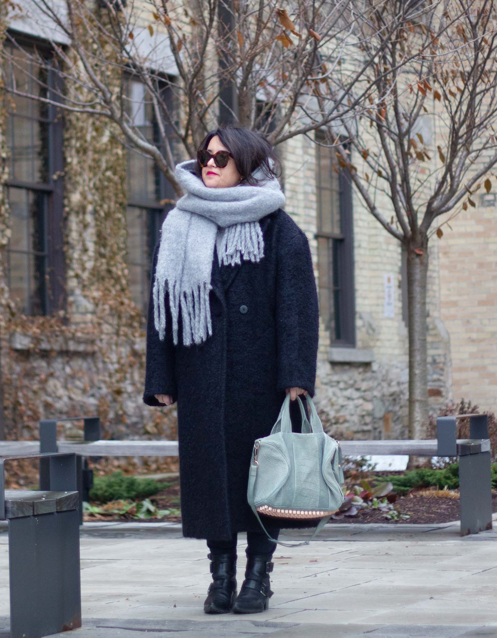 black and grey outfit, black coat with grey accessories