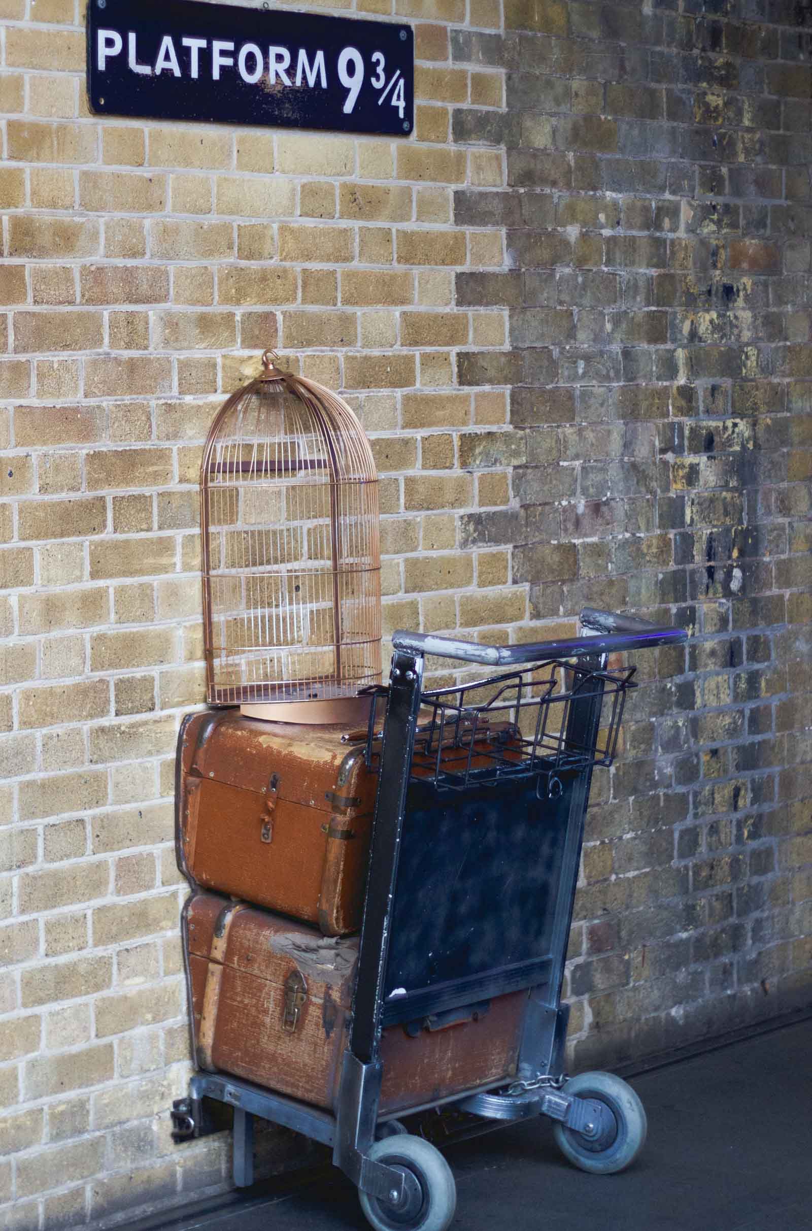 platform 9 3/4 kings cross station London Harry Potter