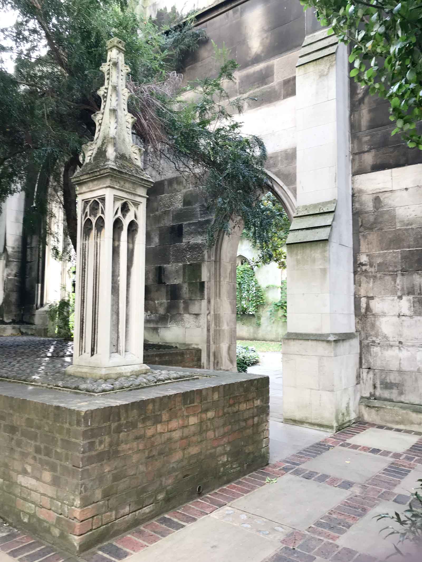 st. Dunstan in the East, Things to do in London