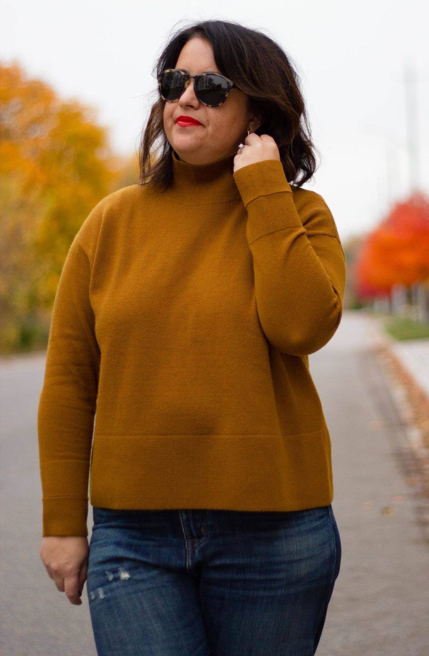 everlane cashmere square turtleneck in brass