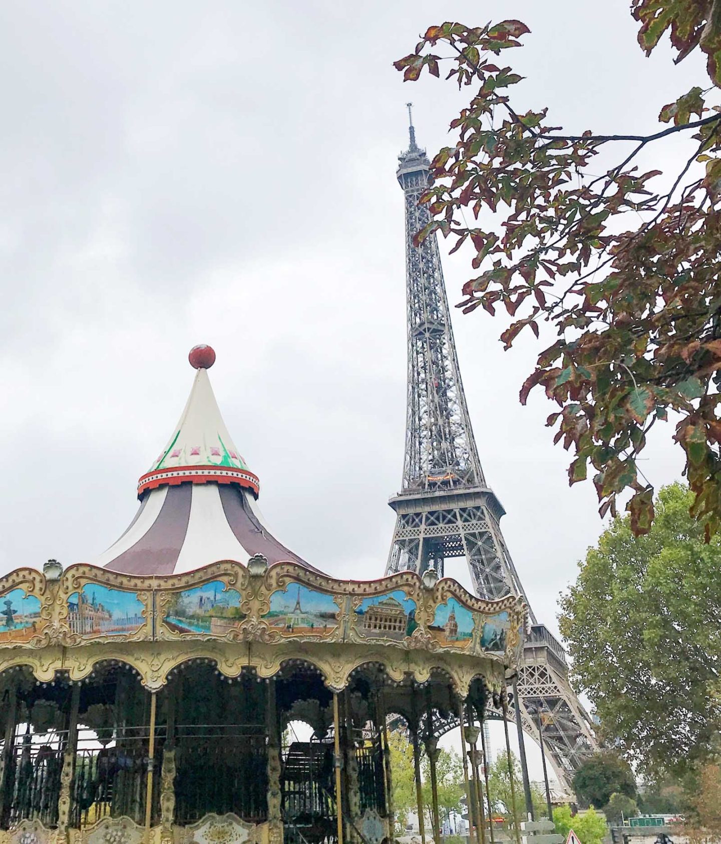 carousel eiffel tower torcadero