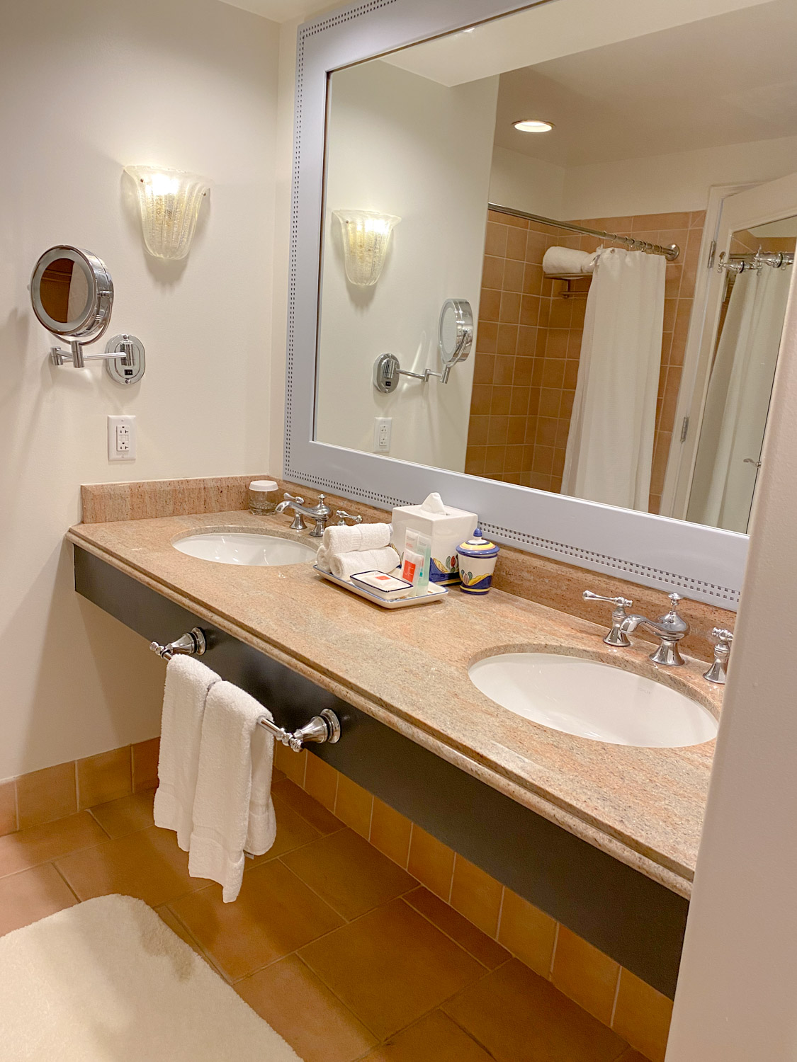 portofino bay hotel bathroom