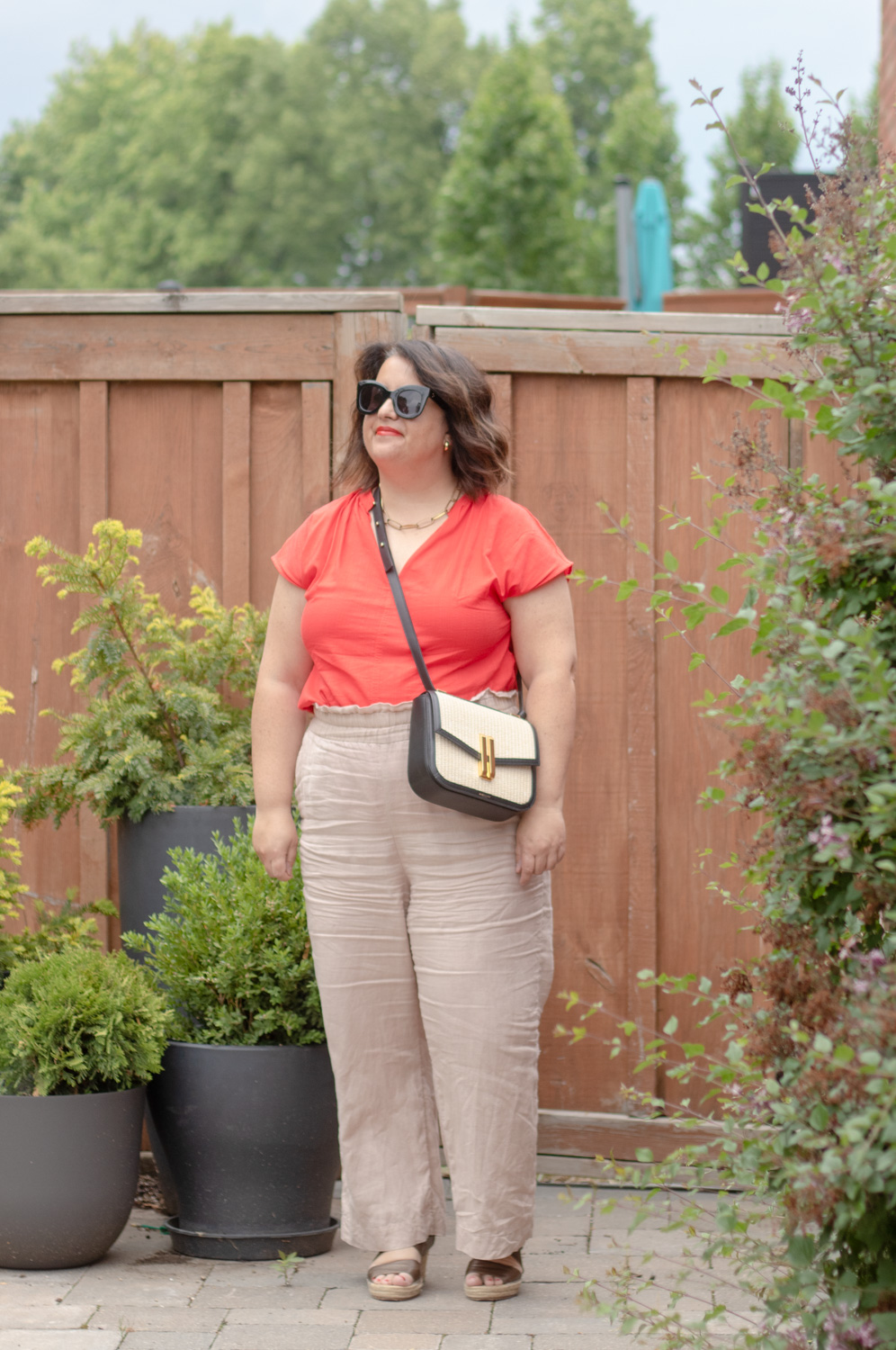 demellier vancouver bag, linen pants outfit