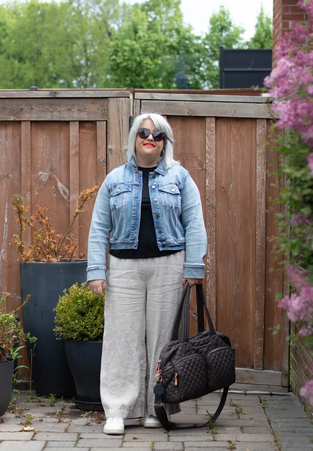 linen pants airport outfit