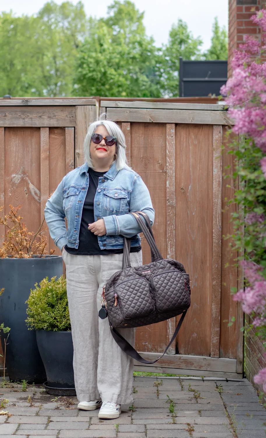 linen pants, merino tee, jean jacket travel outfit