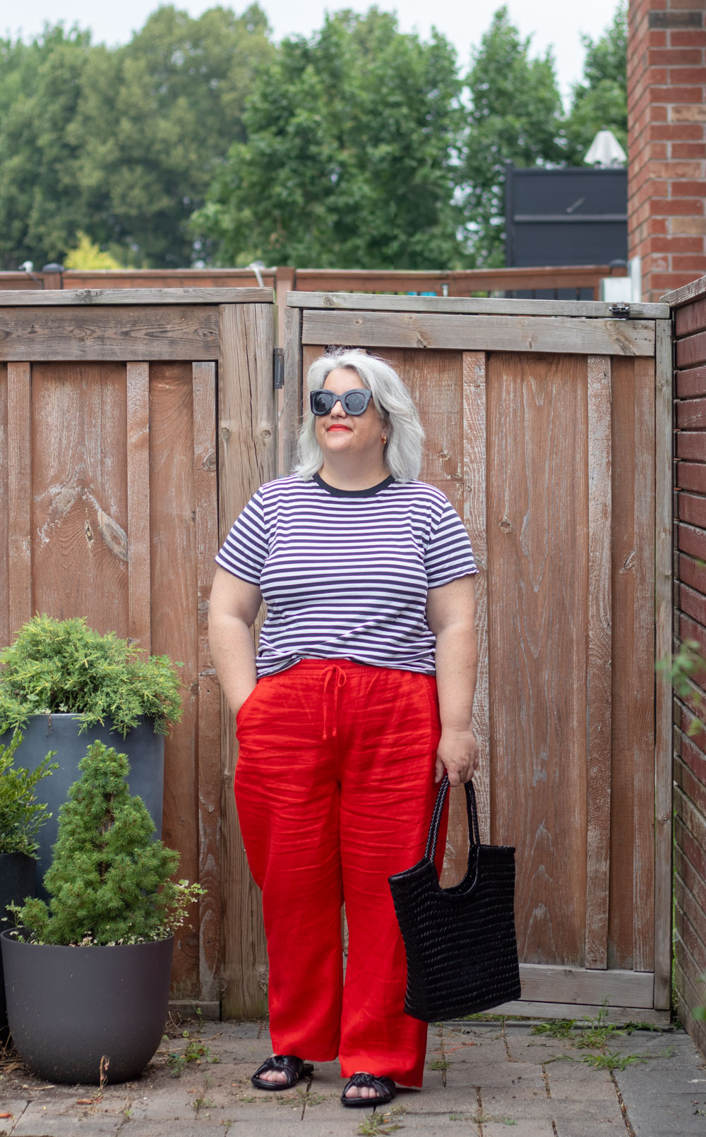 how to wear red pants, red linen pants outfit