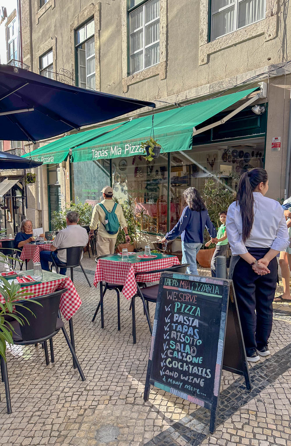 Tapas Mia Pizzeria, where to eat lisbon, 5 restaurants to try in lisbon
