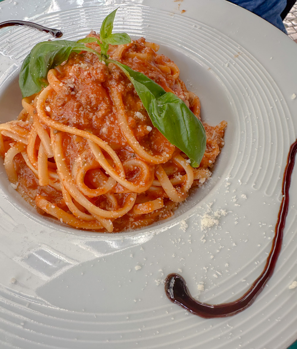 Tapas Mia Pizzeria, where to eat in lisbon