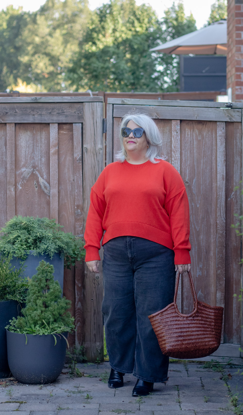 https://www.chiceverywhere.com/jenni-kayne-chloe-crewneck-review/